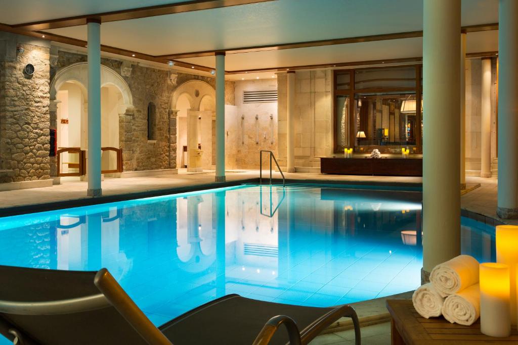 hotel-barriere-le-royal-la-baule-piscine