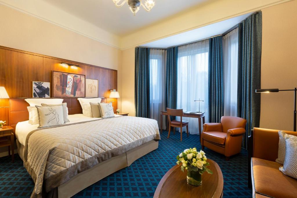 hotel-barriere-le-westminster-chambre-1