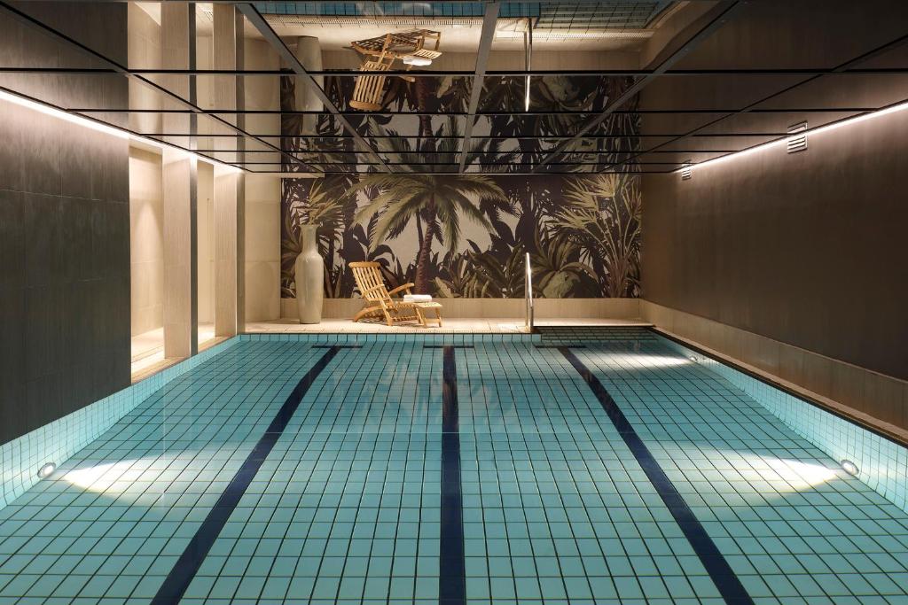 hotel-barriere-le-westminster-piscine