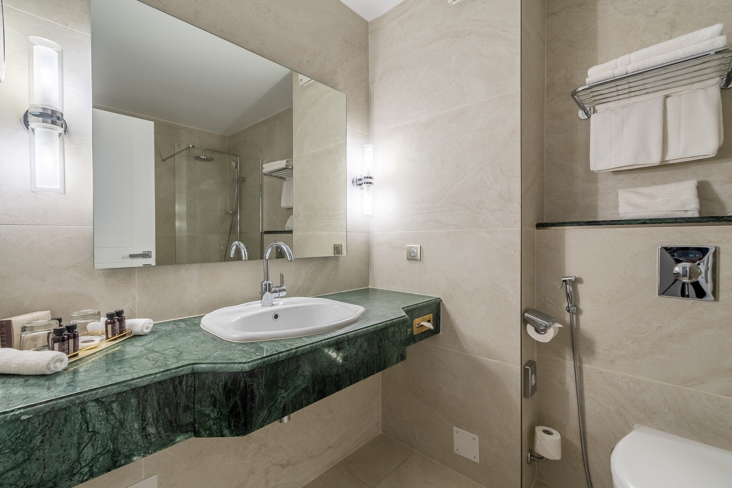 hotel-corsica-calvi-salle-de-bain