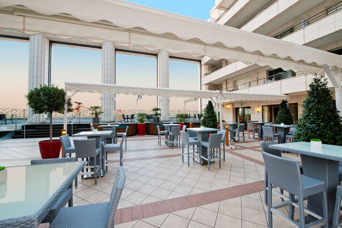 hyatt_regency_nice_palais_de_la_mediterranee_restaurant_terrasse